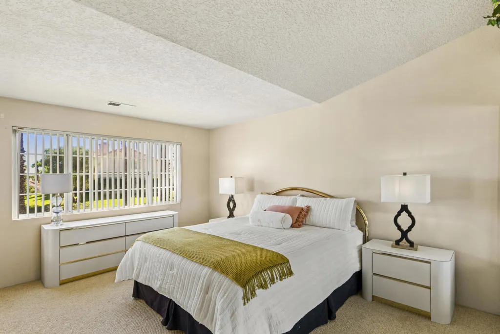 292 Desert Falls Drive E, Palm Desert, California 92211 home-pic-10