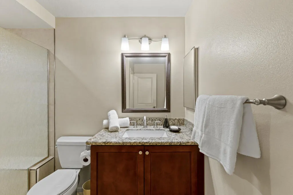 292 Desert Falls Drive E, Palm Desert, California 92211 home-pic-15
