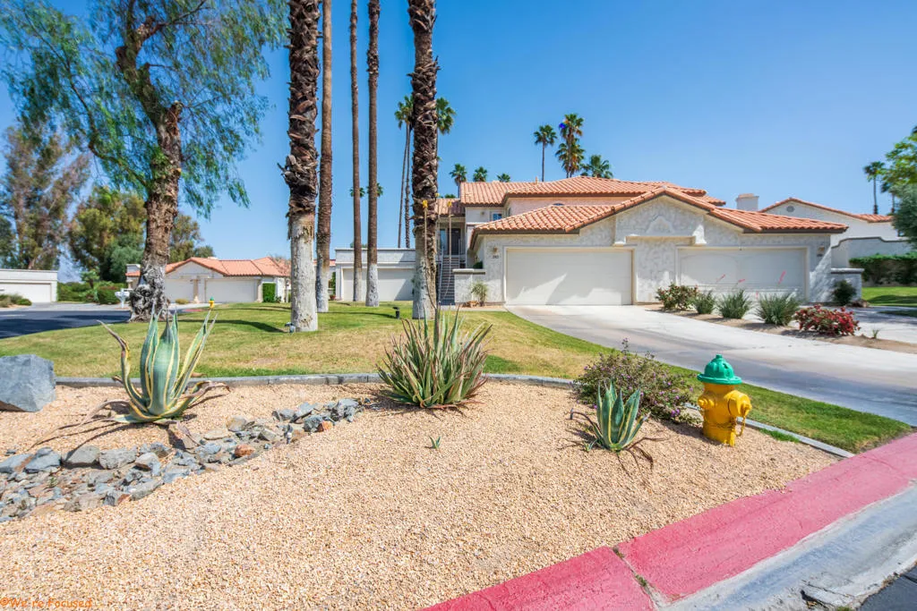 292 Desert Falls Drive E, Palm Desert, California 92211 home-pic-3