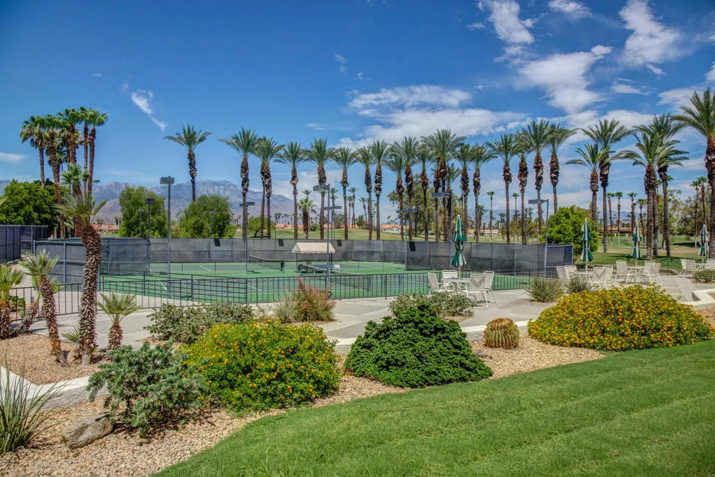 292 Desert Falls Drive E, Palm Desert, California 92211 home-pic-33