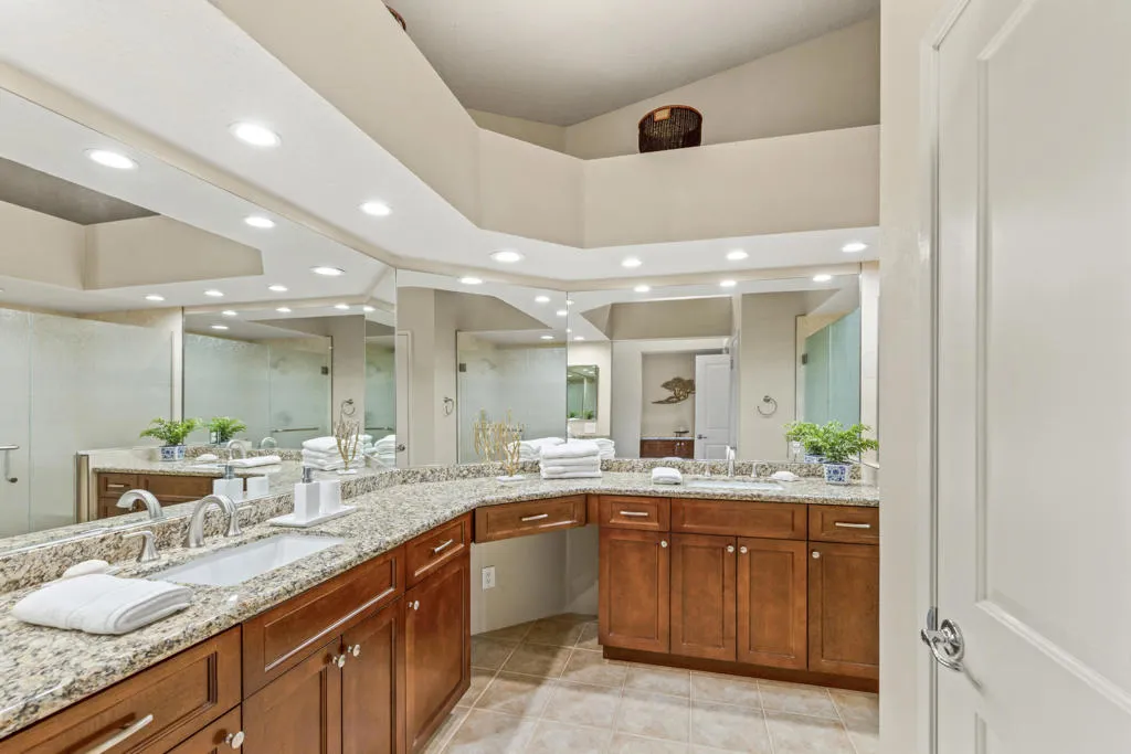 292 Desert Falls Drive E, Palm Desert, California 92211 home-pic-1