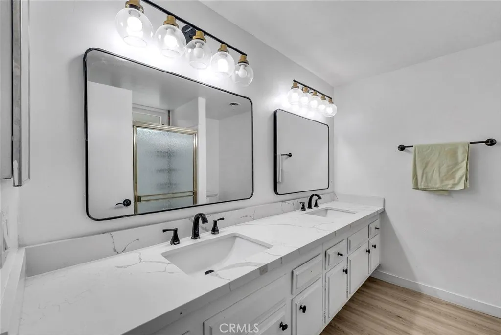 1340 S Scarborough Lane, Anaheim, California 92804 home-pic-24