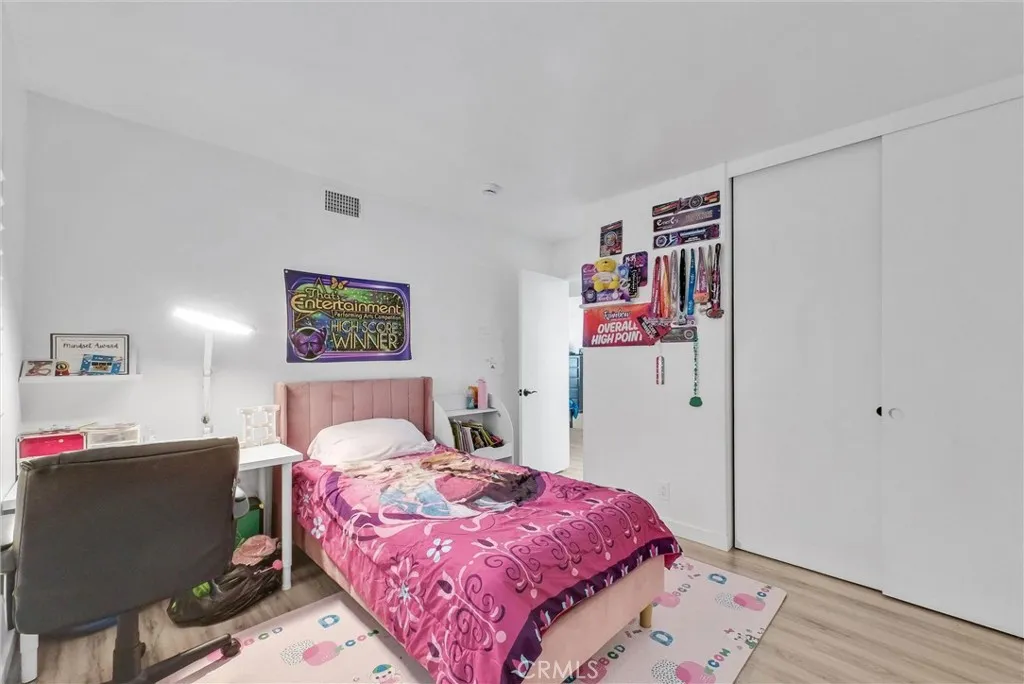 1340 S Scarborough Lane, Anaheim, California 92804 home-pic-28