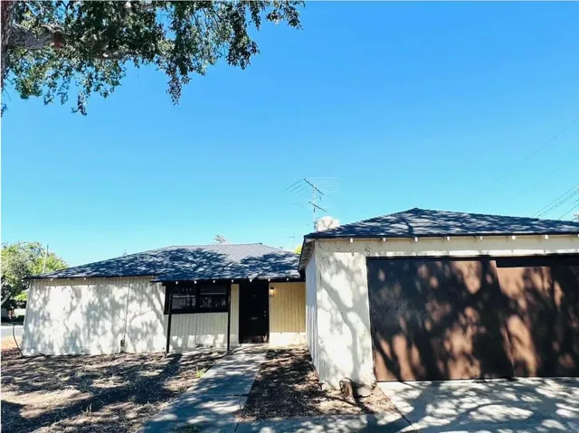 957 Clara Drive, Palo Alto, California 94303