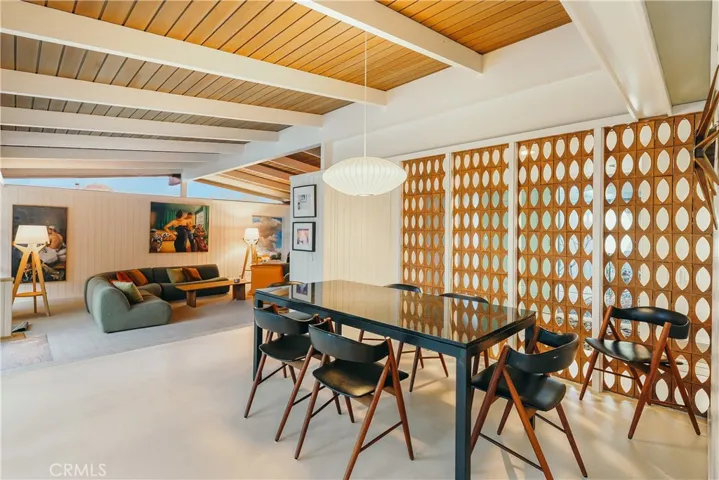 6944 Crest Rd., Rancho Palos Verdes, California 90275