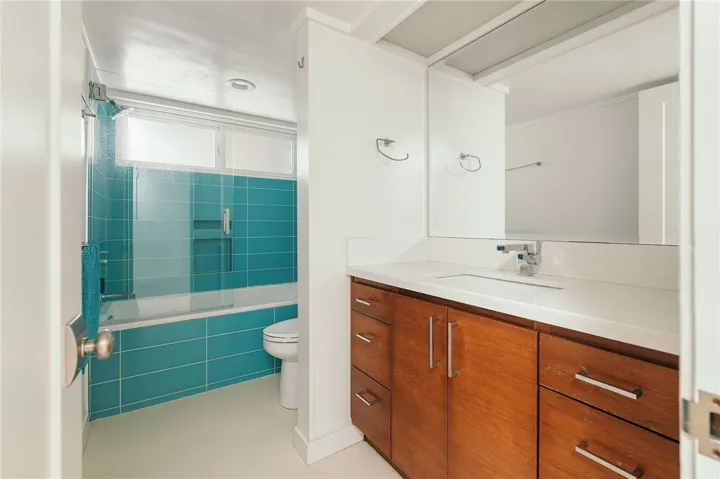 6944 Crest Rd., Rancho Palos Verdes, California 90275