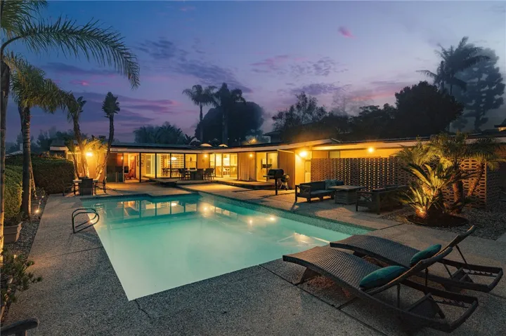 6944 Crest Rd., Rancho Palos Verdes, California 90275
