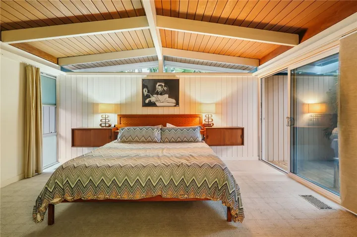 6944 Crest Rd., Rancho Palos Verdes, California 90275