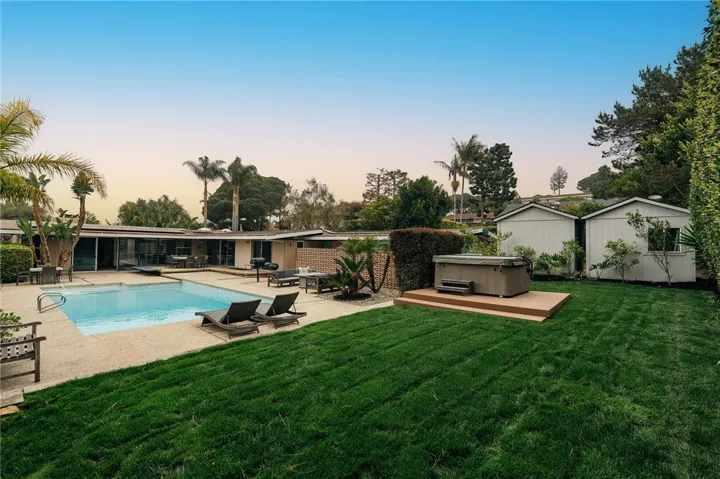 6944 Crest Rd., Rancho Palos Verdes, California 90275