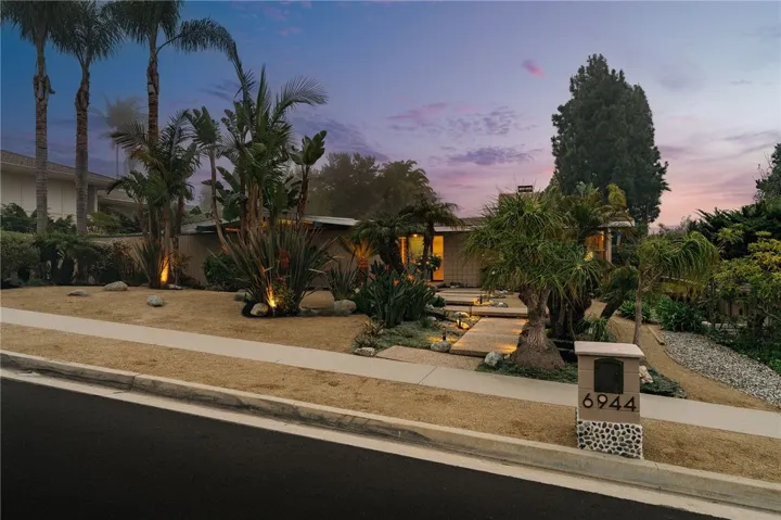 6944 Crest Rd., Rancho Palos Verdes, California 90275