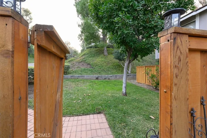 6590 E Camino Vista 3, Anaheim Hills, California 92807
