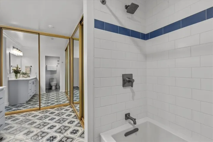 Primary Tub & Shower