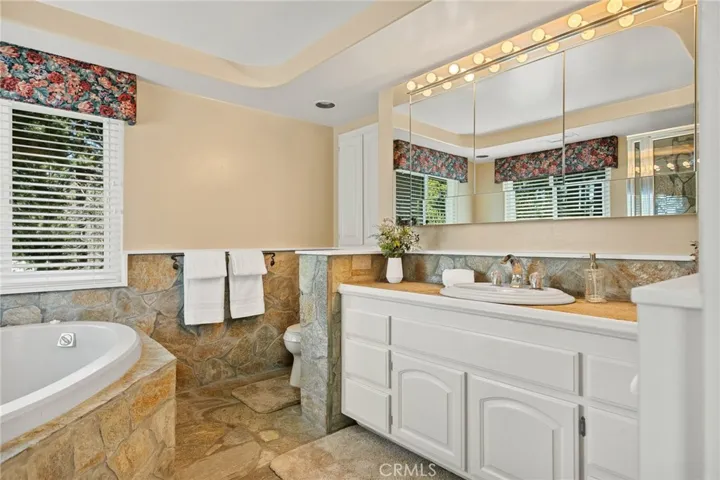 693 Old Meadow Place, Lake Arrowhead, California 92352