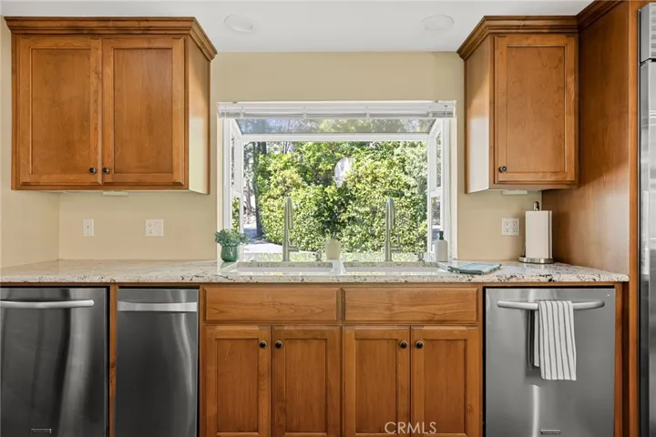 693 Old Meadow Place, Lake Arrowhead, California 92352