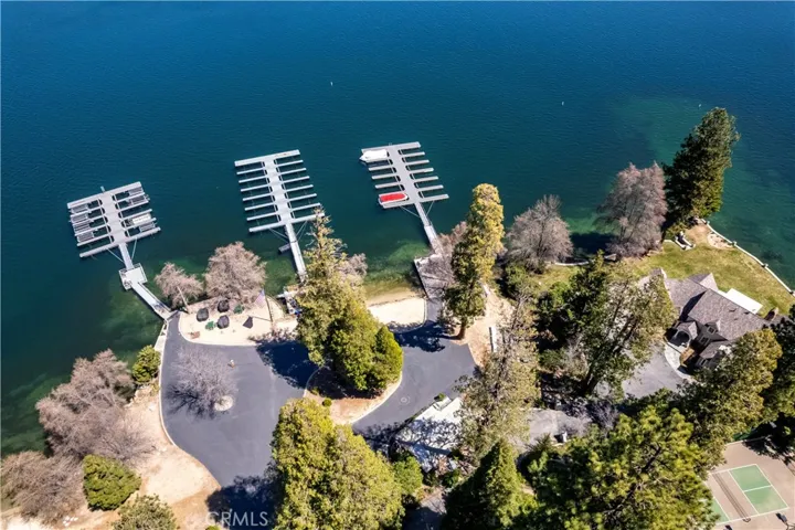 693 Old Meadow Place, Lake Arrowhead, California 92352