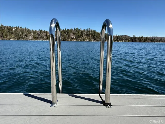 693 Old Meadow Place, Lake Arrowhead, California 92352