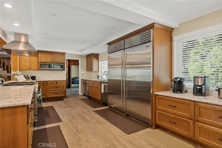 693 Old Meadow Place, Lake Arrowhead, California 92352