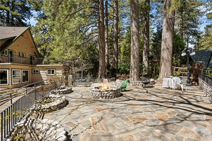 693 Old Meadow Place, Lake Arrowhead, California 92352