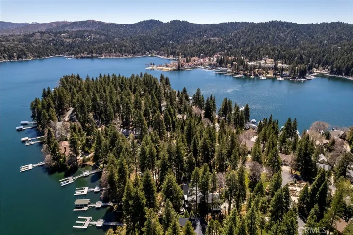 693 Old Meadow Place, Lake Arrowhead, California 92352