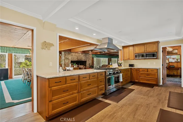 693 Old Meadow Place, Lake Arrowhead, California 92352