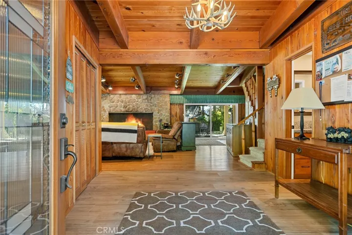 693 Old Meadow Place, Lake Arrowhead, California 92352