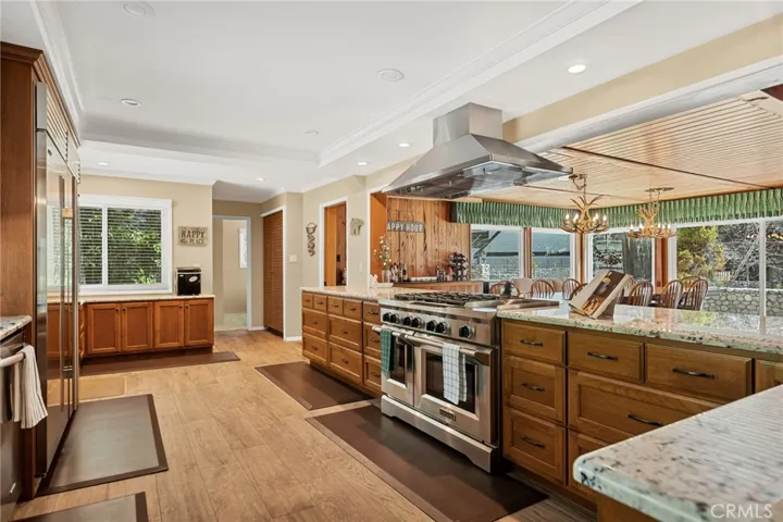 693 Old Meadow Place, Lake Arrowhead, California 92352