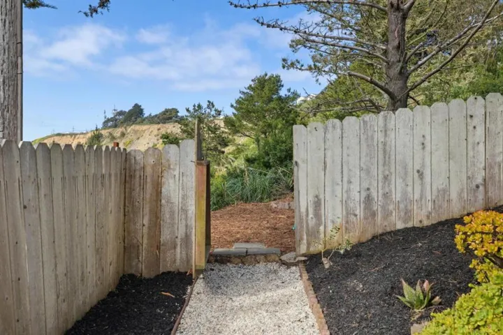 16 Longview Drive, Daly City, California 94015