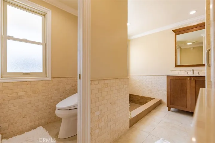 931 Rancho Circle, Fullerton, California 92835