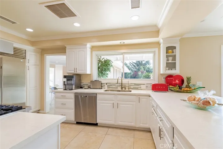 931 Rancho Circle, Fullerton, California 92835