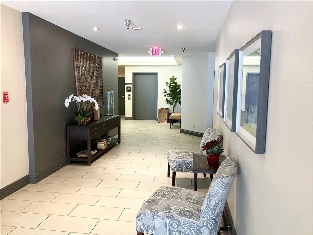 270 Cagney Lane 301, Newport Beach, California 92663 home-pic-31