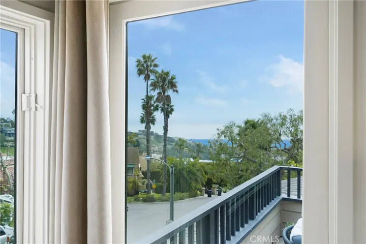 2240 Hillview Drive, Laguna Beach, California 92651