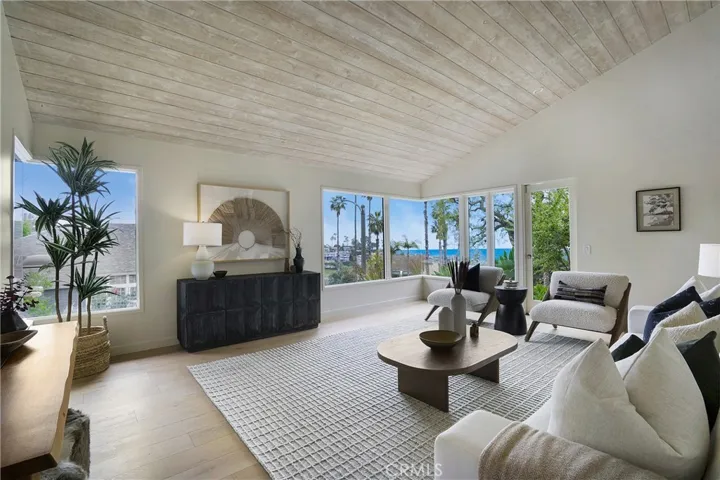 2240 Hillview Drive, Laguna Beach, California 92651
