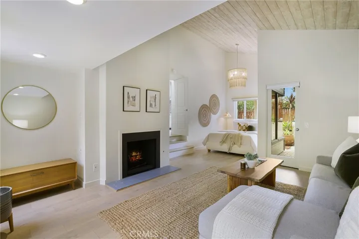 2240 Hillview Drive, Laguna Beach, California 92651