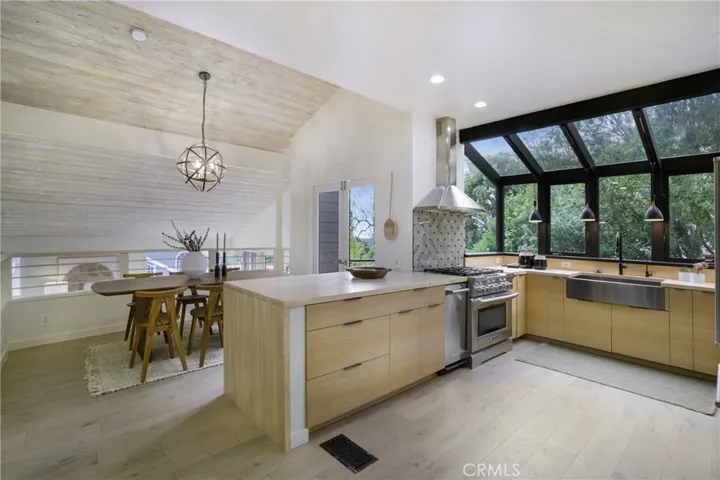 2240 Hillview Drive, Laguna Beach, California 92651