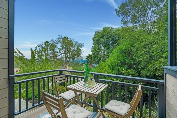 2240 Hillview Drive, Laguna Beach, California 92651