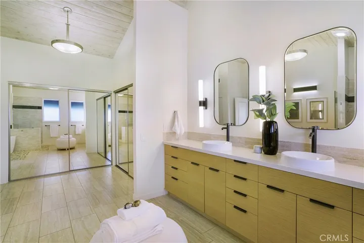 2240 Hillview Drive, Laguna Beach, California 92651