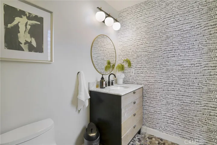 2240 Hillview Drive, Laguna Beach, California 92651