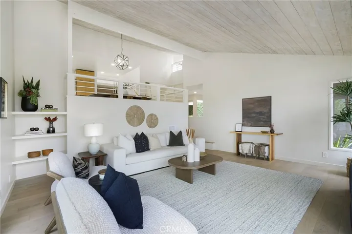 2240 Hillview Drive, Laguna Beach, California 92651