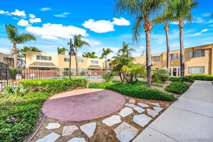 471 Ballantyne St 56, El Cajon, California 92020