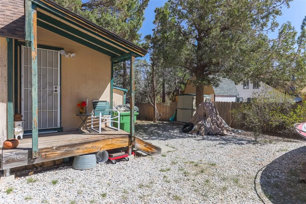 531 Maple Lane, Sugarloaf, California 92386 home-pic-32