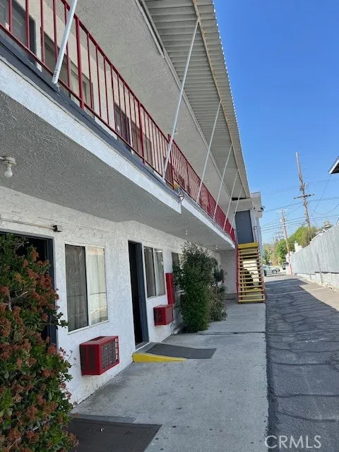 4721 Lincoln Avenue, Los Angeles, California 90042, 2 Bedrooms Bedrooms, ,2 BathroomsBathrooms,Residential Lease,For Rent,Lincoln,WS25085241