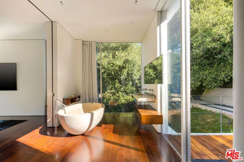 9727 Oak Pass Road, Beverly Hills, California 90210 home-pic-18