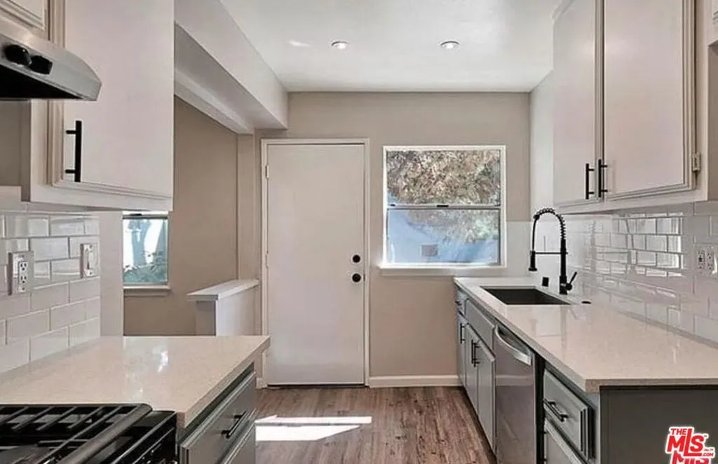 5827 Bowcroft Street 2, Los Angeles, California 90016 home-pic-10