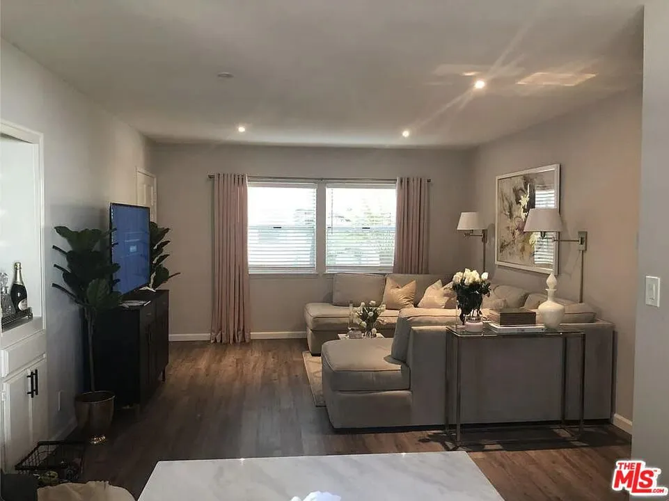5827 Bowcroft Street 2, Los Angeles, California 90016 home-pic-3
