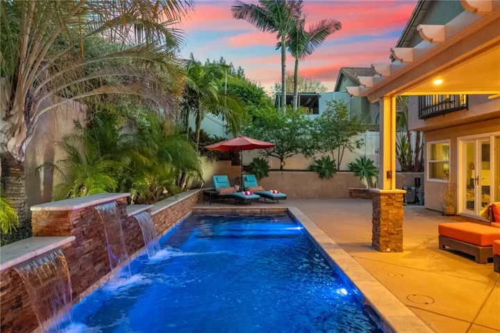 1043 Smoketree Drive, Corona, California 92882