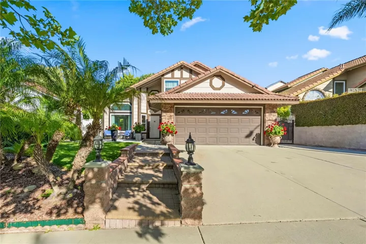 1043 Smoketree Drive, Corona, California 92882