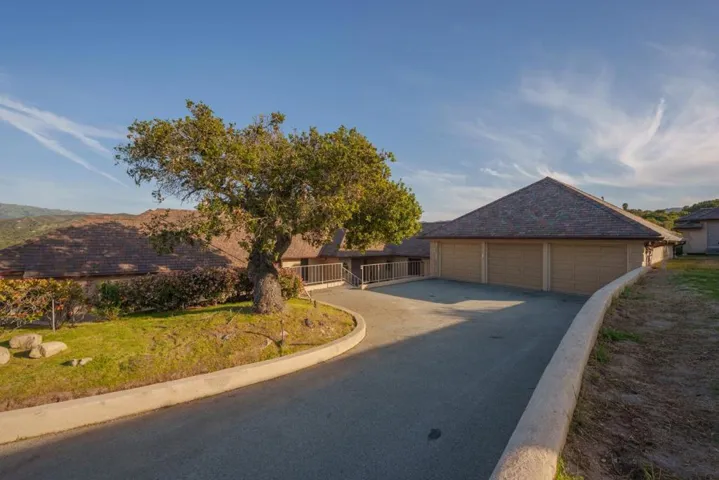 54 Corral De Tierra Road, Salinas, California 93908