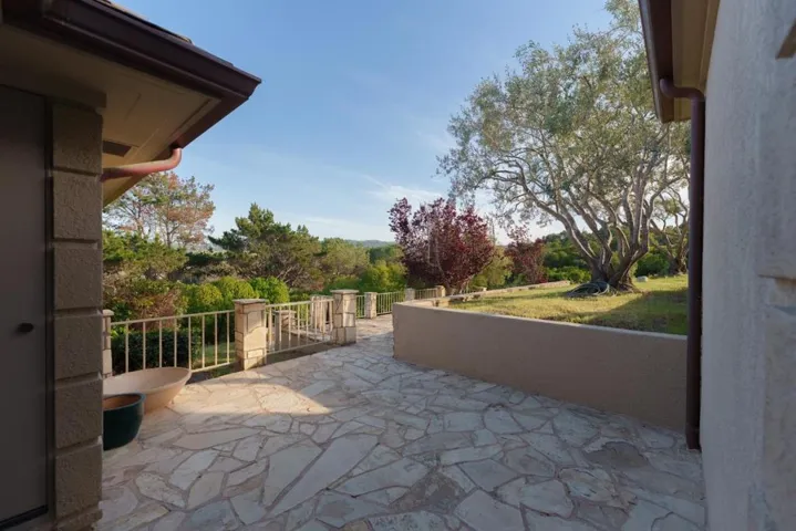 54 Corral De Tierra Road, Salinas, California 93908