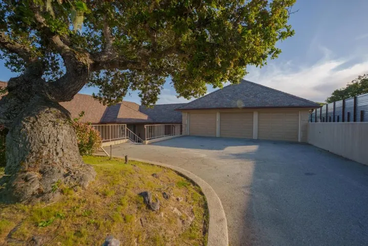 54 Corral De Tierra Road, Salinas, California 93908