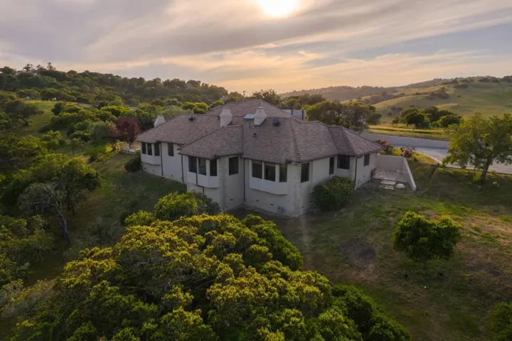 54 Corral De Tierra Road, Salinas, California 93908